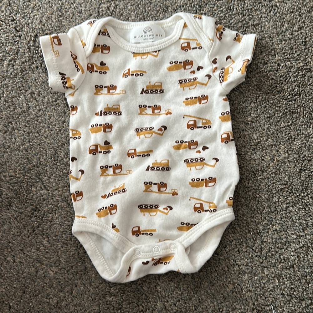 Willow + whimsy by bon Bebe size 0-3 month white with brown trucks